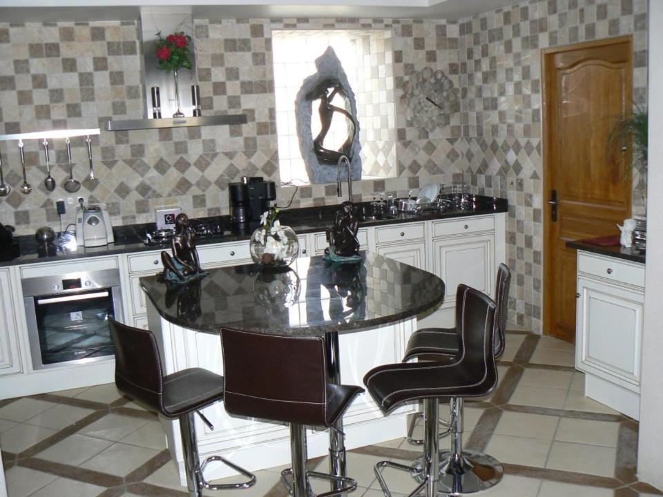 Bed and Breakfast Le Manoir Des Chapelles Venoy Екстер'єр фото